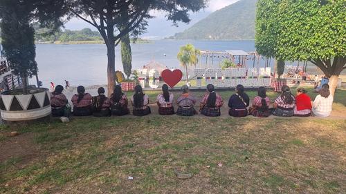 Las participantes de la m&aacute;s reciente muestra recibieron curso de dos meses de modelaje. (Foto: Alfonso Gu&aacute;rquez/Colaborador)