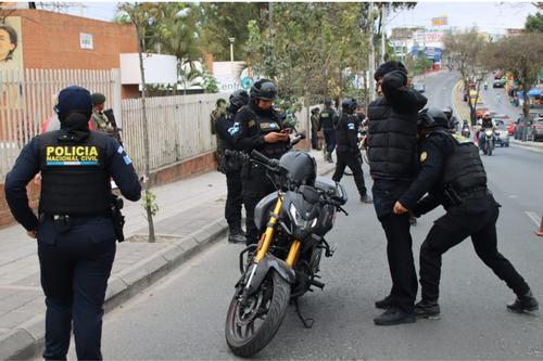 Estado de Sitio, Guatemala, seguridad, toque de queda, armas, locomoci&oacute;n, compras, eventos, 04