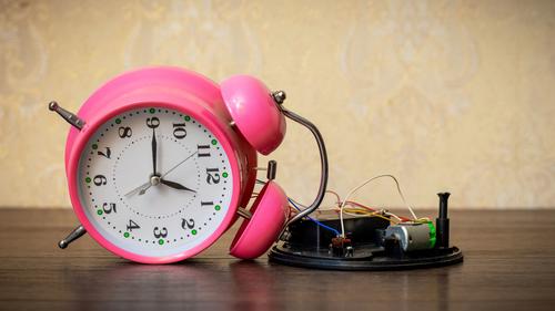 Si tienes objetos rotos que ya tienen tiempo guardados as&iacute;, t&iacute;ralos, ya no los arreglar&aacute;s. (Foto: Shutterstock)