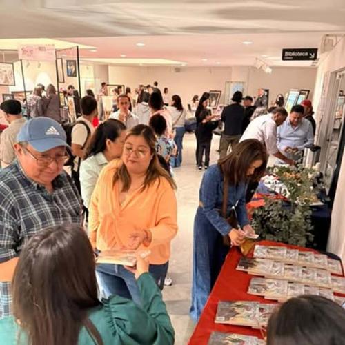 Quienes asistieron a la presentaci&oacute;n, conocieron la nueva propuesta literaria del autor. (Foto: DanSan-R)