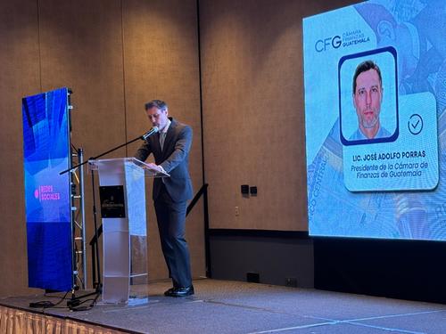 El presidente de la C&aacute;mara de Finanzas de Guatemala, Jos&eacute; Adolfo Porras, detall&oacute; los riesgos de caer en una lista gris para Guatemala. (Foto: Cortes&iacute;a/Soy/502)