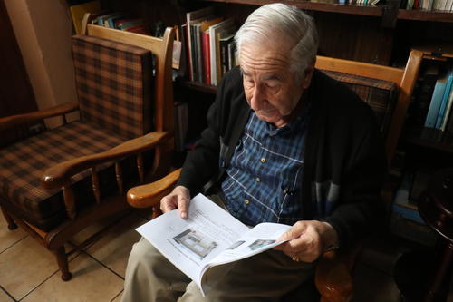 El escritor se encarga de imprimir sus propios libros. (Foto: Oswaldo Cop/Colaborador)