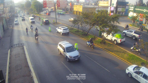 Los 46 carriles reversibles continuar&aacute;n funcionando en la ciudad. (Foto: Cortes&iacute;a Municipalidad de Guatemala)