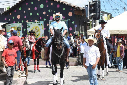Las actividades ganaderas no pueden hacer falta, como los desfiles h&iacute;picos, exposiciones ganaderas y los rodeos. (Foto: Wilder L&oacute;pez/Colaborador)