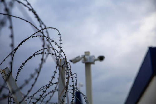 El rezago tecnol&oacute;gico del sistema penitenciario se extiende a la falta de esc&aacute;neres, sistemas biom&eacute;tricos y respaldos digitales de informaci&oacute;n, incluso en centros de m&aacute;xima seguridad. (Foto ilustrativa: Istock)