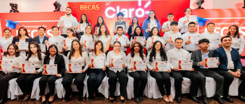 Claro, becas, educaci&oacute;n, profesional, carrera, talento humano, Guatemala, Soy502