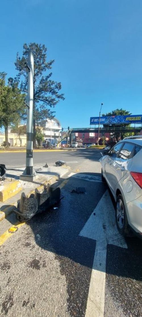 El sem&aacute;foro da&ntilde;ado es el que est&aacute; ubicado en la 6a. avenida y 5a. calle de la zona 2 capitalina. (Foto: PMT)