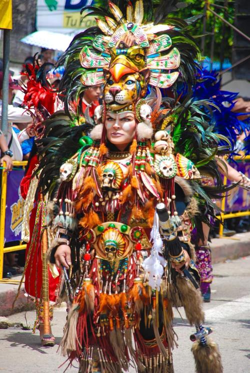 Sus trajes son elaborados por artesanos de Quich&eacute;. (Foto: Edwin Gua/Colaborador)