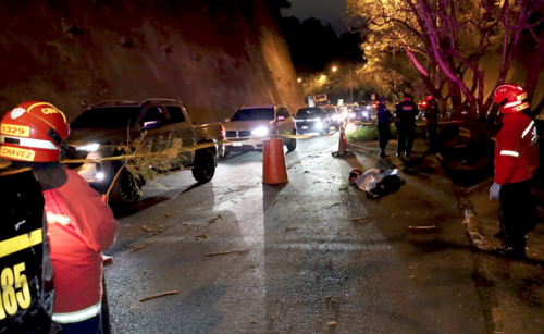El accidente sucedi&oacute; en el bulevar Rafael Landivar (Foto: Jose Santizo/CBM)