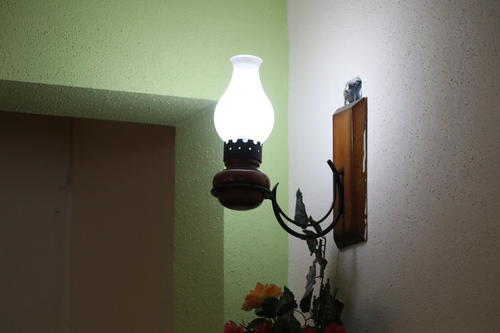 Una de las l&aacute;mparas que fue creada por la religiosa. (Foto: Oswaldo Cop/Colaborador)