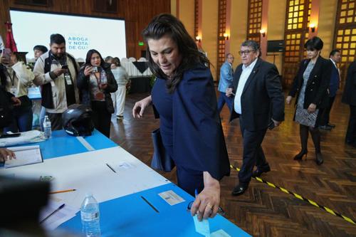 La presidenta de la Junta Directiva del Colegio de Abogados, Patricia G&aacute;mez, en elecci&oacute;n del CANG. (Foto: Wilder L&oacute;pez)