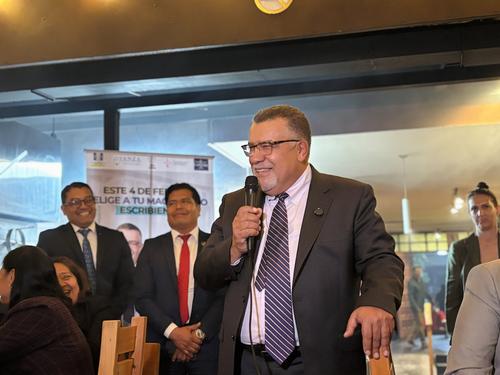 Estuardo G&aacute;lvez, candidato a magistrado de la CC. (Foto: facebook)