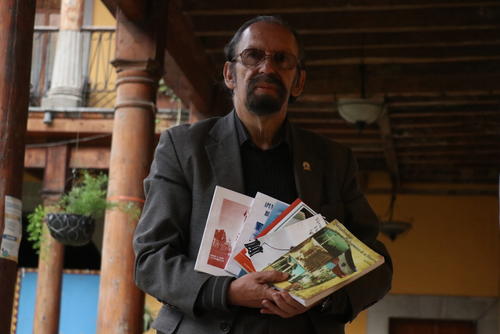 Sus libros son de los m&aacute;s importantes referentes de la historia de Quetzaltenango. (Foto: Oswaldo Cop/Colaborador)