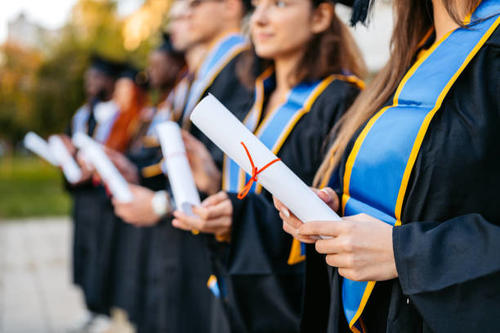 Con esta ley tambi&eacute;n se habilitan alianzas con universidades y centros especializados para fortalecer &aacute;reas t&eacute;cnicas. (Foto ilustrativa: Istock) 