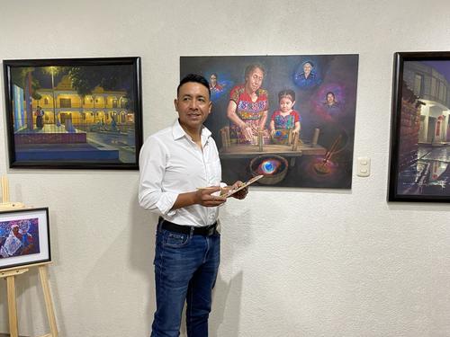 El artista mantiene la tradici&oacute;n pict&oacute;rica que caracteriza al municipio. (Foto: Carlos Sotz/Colaborador)
