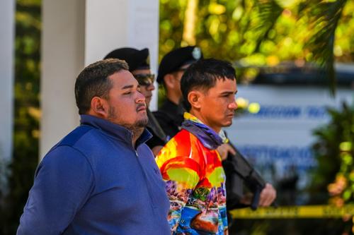 Los detenidos fueron identificados como Carlos Roberto Quezada Orellana, guatemalteco/mexicano; y Handy Yocimar Medina G&oacute;mez, salvadore&ntilde;o. (Foto: Gustavo Villatoro)
