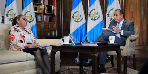 Entrevista de Consuelo Porras con el expresidente Alejandro Giammattei, cuando buscaba mantener el puesto de fiscal general en 2022. (Foto: Archivo/Soy502)