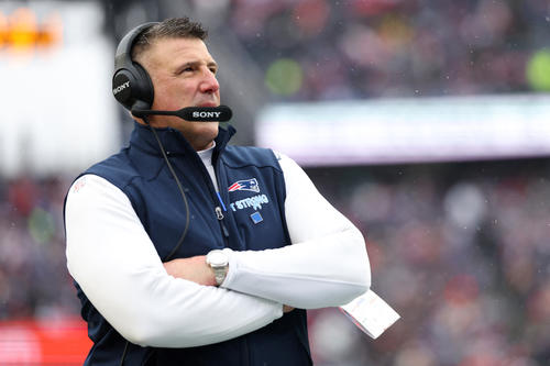 Mike Vrabel podr&iacute;a hacer historia, si los Pats terminan ganando el domingo. (Foto: AFP)