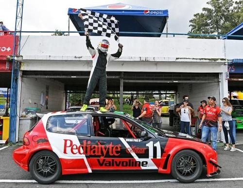 Diego Paiz ten&iacute;a 28 a&ntilde;os de edad, y toda su carrera automovil&iacute;stica la desarroll&oacute; en autos de turismo. (Foto: PSLMX)