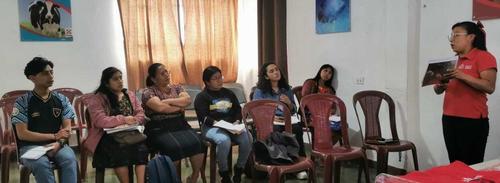 Han instruido a hombres y mujeres en la crianza av&iacute;cola. (Foto: Pedro Sicajau/Colaborador)