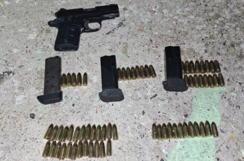 Seg&uacute;n los investigadores el arma tiene el n&uacute;mero de registro borrado. (Foto: Jorge Sent&eacute;/Colaborador)