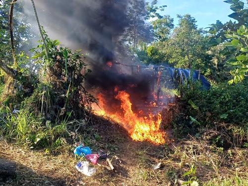 Los agentes antinarc&oacute;ticos destruyeron un narcolaboratorio. (Foto: Mingob)