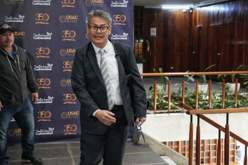 H&eacute;ctor Ricardo Echeverr&iacute;a M&eacute;ndez present&oacute; su papeler&iacute;a para ser electo como magistrado de la CC. (Foto: Estuardo Paredes / Colaborador)