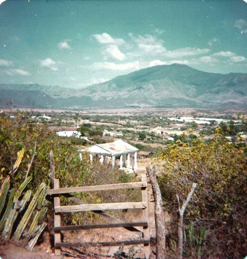 El templo se pod&iacute;a observar desde lo alto del Cerro de la Cruz. (Foto: Archivo)