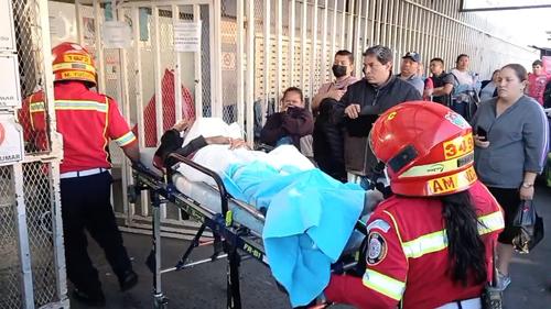 La v&iacute;ctima es un hombre de aproximadamente 20 a&ntilde;os que result&oacute; con graves heridas. (Foto: Bomberos Municipales)