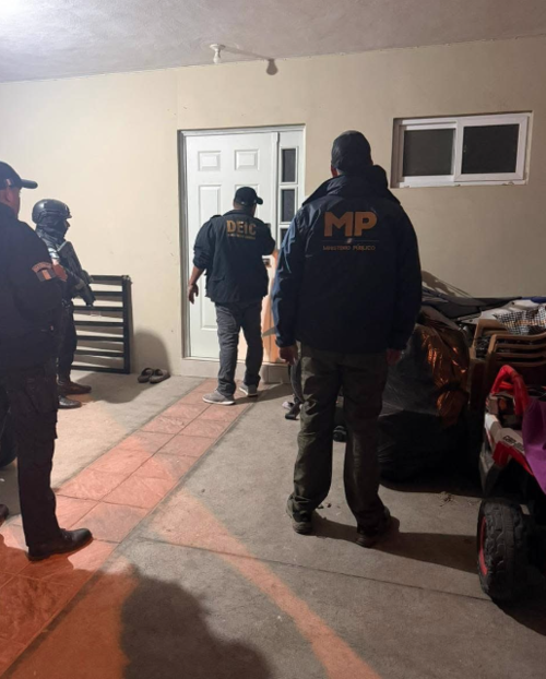 El MP allana este jueves una casa ubicada en Amatitl&aacute;n, como parte de las pesquisas. (Foto: MP)