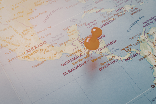 Centroam&eacute;rica concentra el 62% de llegadas, seg&uacute;n el reporte del Inguat. (Foto: Canva/Soy502)