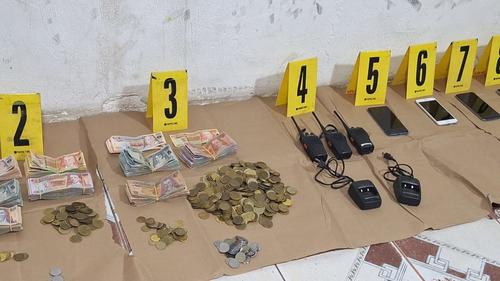 Todo lo encontrado fue embalado para que se fortalezcan las investigaciones. (Foto: PNC)