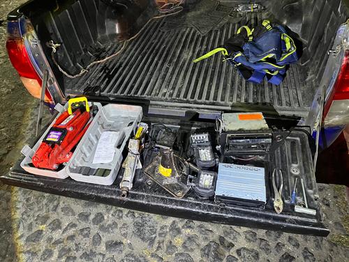 Estas fueron las pertenencias sustra&iacute;das de los veh&iacute;culos afectados. (Foto: PNC)