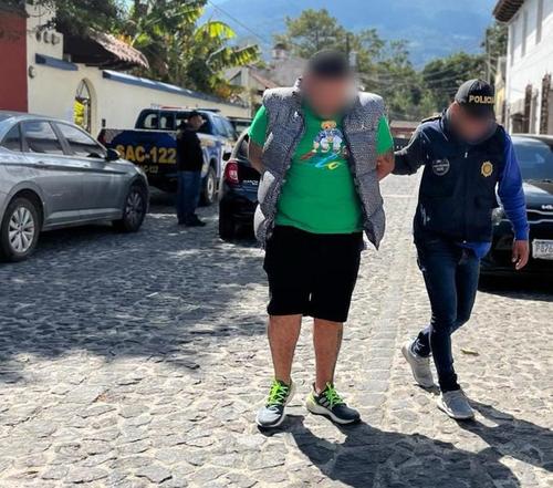 Las autoridades identificaron al capturado como Jorge "N". (Foto: PNC)