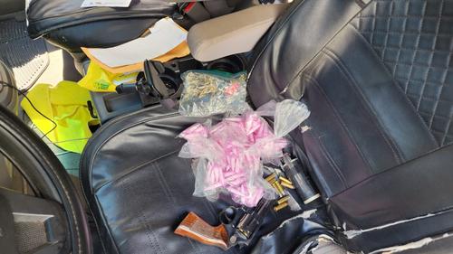 La camioneta pose&iacute;a en su interior un alto cargamento de droga. (Foto: PNC)