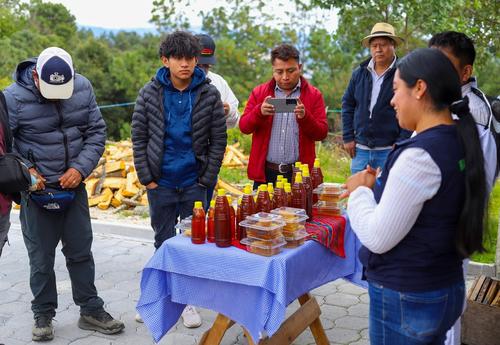 El recorrido incluye encuentros con productores de miel. (Foto: Alfonso Gu&aacute;rquez/Colaborador)