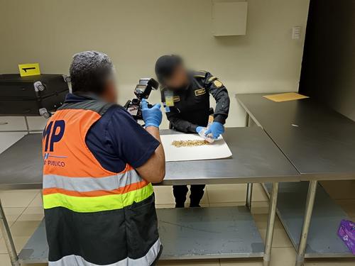 Las autoridades realizaron los procedimientos en las instalaciones del Aeropuerto Internacional La Aurora. (Foto: MP)