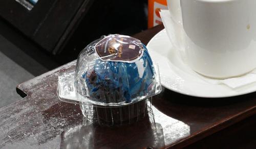 Detalle por el d&iacute;a del cari&ntilde;o sorprende a diputados durante la sesi&oacute;n plenaria. (Foto: Wilder L&oacute;pez/Soy502)