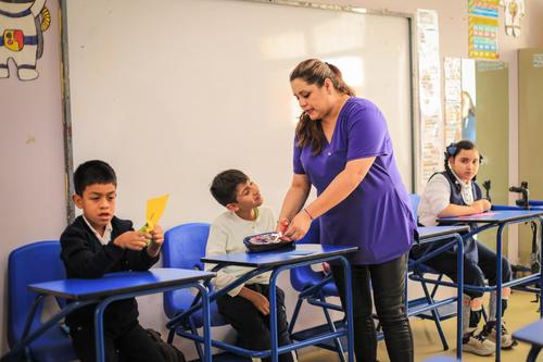 Tambi&eacute;n se brinda terapia de lenguaje y fisioterapia. (Foto: Cortes&iacute;a SBS)