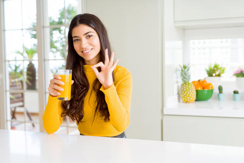 El juego de naranja natural es una buena fuente de vitamina C. (Foto: Shutterstock)
