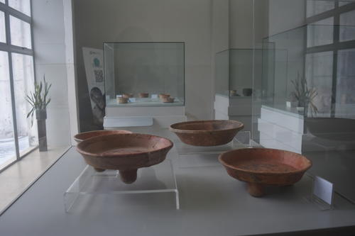 Vasijas mayas est&aacute;n exhibidas en todo el recinto. (Foto: Carlos Pel&aacute;ez/Colaborador)