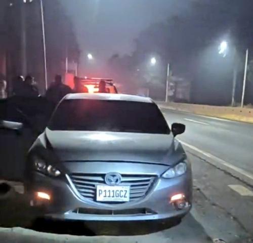 Una persona estaba en la parte delantera y el resto en la parte trasera. (Foto: PMT Villa Nueva)