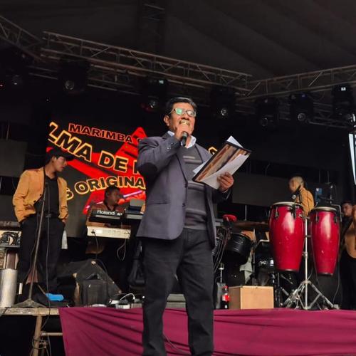 Dirige actividades culturales en idioma Kaqchikel. (Foto: Carlos Sotz/Colaborador)