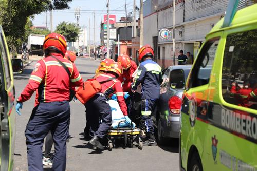 El ataque armado fue registrado sobre la calzada Atanasio Tzul y 36 calle de la zona 8. (Foto: Bomberos Municipales)