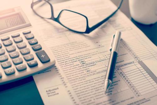 La deducci&oacute;n fija de Q48 mil se sustituye por un c&aacute;lculo equivalente a 12 salarios m&iacute;nimos. (Foto: Archivo/Soy502)