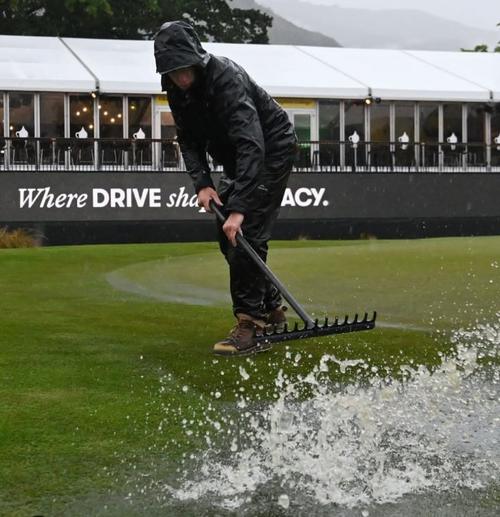 La intensa lluvia y el fr&iacute;o hizo que la primera ronda de juego se retrasara por tres horas aproximadamente. (Foto: New Zeland Open)
