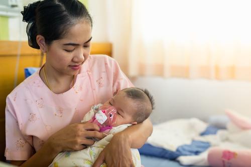 Las enfermedades respiratorias son las que m&aacute;s afectan a los reci&eacute;n nacidos y pueden prevenirse. (Foto: Shutterstock)
