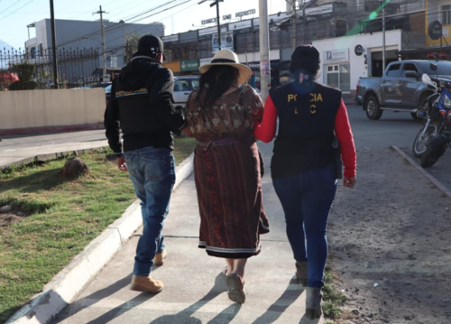 Durante las diligencias se captur&oacute; a la l&iacute;der de la estructura "Gato Negro" y a su mano derecha. (Foto: Miguel Colop/Colaborador)