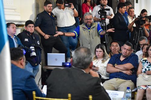 Tras horas de di&aacute;logo y confrontaci&oacute;n el Congreso y el sector transporte acordaron que este viernes sostendr&iacute;an una reuni&oacute;n para llegar a un acuerdo antes del lunes 2 de marzo. (Foto: Archivo/Soy502) 