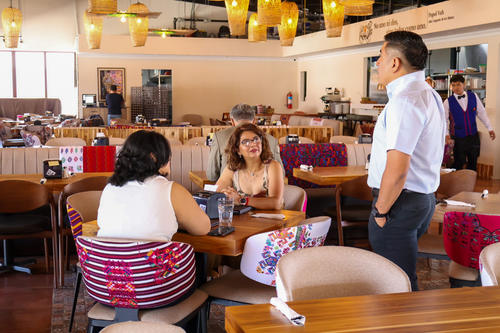 El Adobe, restaurante, tradici&oacute;n, gastronom&iacute;a, platillos, nacional, Guatemala, Plaza Vid&uacute;, Soy502